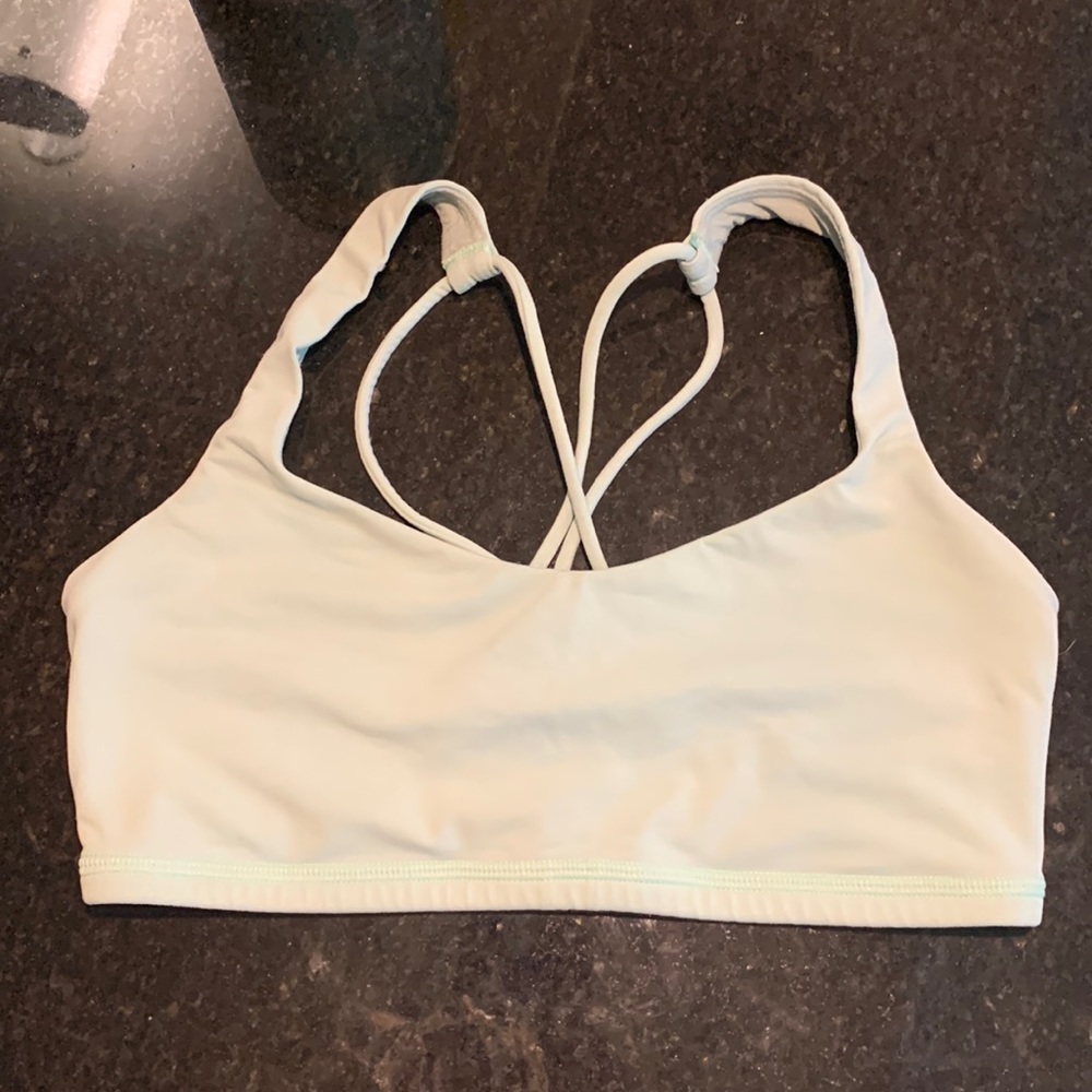 Lululemon size 4 minty sports bra